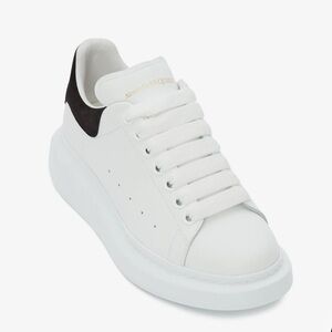 Alexander McQueen Women's Oversized Sneaker in White/Black - worn twice!!!